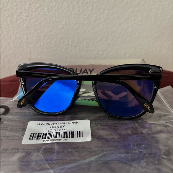 Quay Australia Honey Black Pink Mirror Cat Eye Sunglasses Classic Trend - Picture 5 of 8